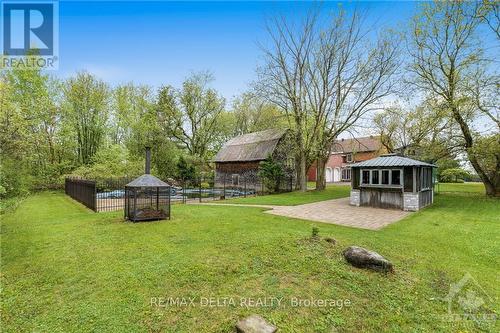 140 High Street, Prescott And Russell, ON - Outdoor With Backyard