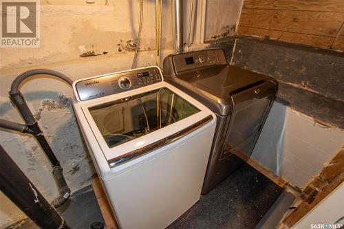 2620 Wallace Street, Regina, SK - Indoor Photo Showing Laundry Room