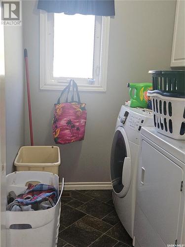 478 2Nd Avenue E, Melville, SK - Indoor Photo Showing Laundry Room