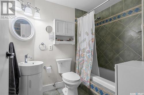 313 2Nd Street E, Saskatoon, SK - Indoor Photo Showing Bathroom