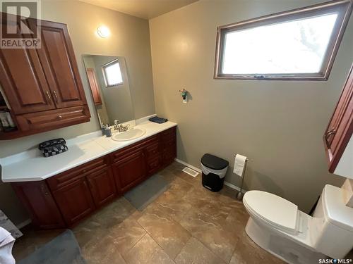 4001 3Rd Avenue, Laird, SK - Indoor Photo Showing Bathroom