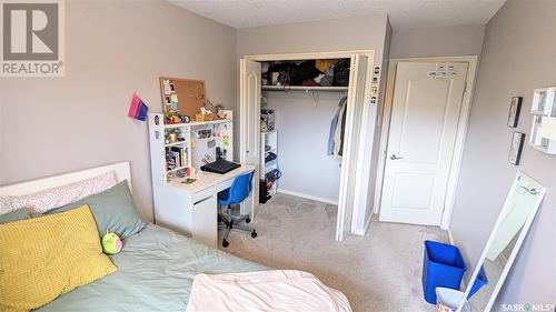 305E 1121 Mckercher Drive, Saskatoon, SK - Indoor Photo Showing Bedroom