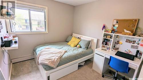 305E 1121 Mckercher Drive, Saskatoon, SK - Indoor Photo Showing Bedroom