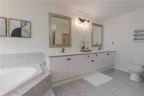 12 Strathroy Crescent, Waterdown, ON - Indoor Photo Showing Bathroom