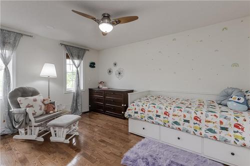 12 Strathroy Crescent, Waterdown, ON - Indoor Photo Showing Bedroom