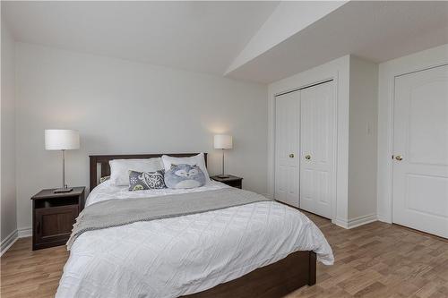 12 Strathroy Crescent, Waterdown, ON - Indoor Photo Showing Bedroom