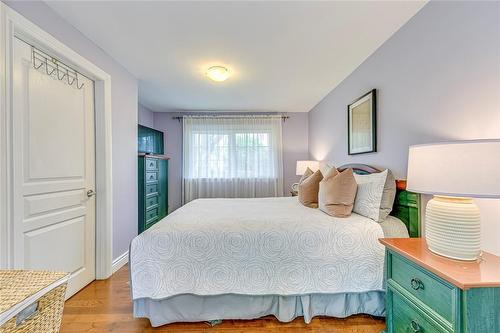 193 Appleby Line, Burlington, ON - Indoor Photo Showing Bedroom