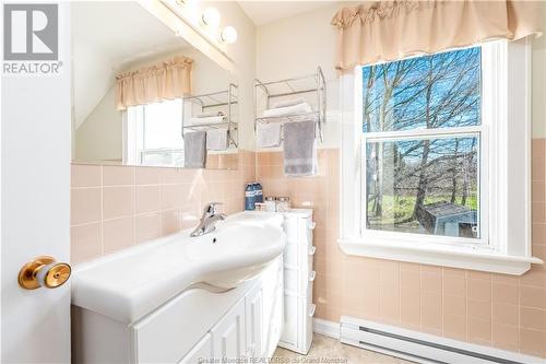122 South Cove Rd, Shediac, NB - Indoor Photo Showing Bathroom