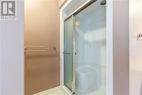 49 Fleuriant, Dieppe, NB - Indoor Photo Showing Bathroom