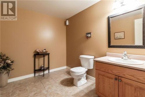 49 Fleuriant, Dieppe, NB - Indoor Photo Showing Bathroom