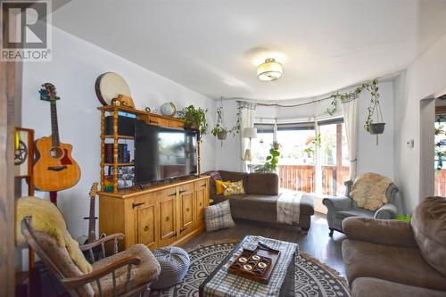 380 Wellington St E, Sault Ste Marie, ON - Indoor Photo Showing Living Room