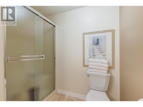 2477 Ingram Road Unit# 100, West Kelowna, BC - Indoor Photo Showing Bathroom