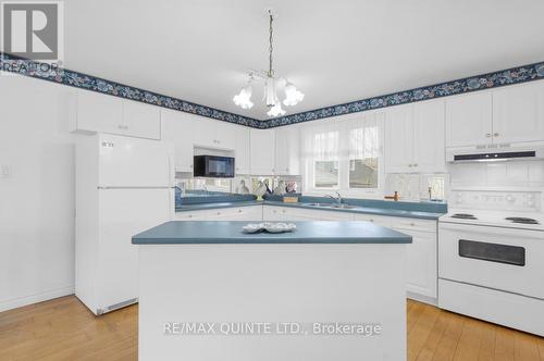 5 Eastern Avenue, Prince Edward County, ON - Indoor Photo Showing Kitchen