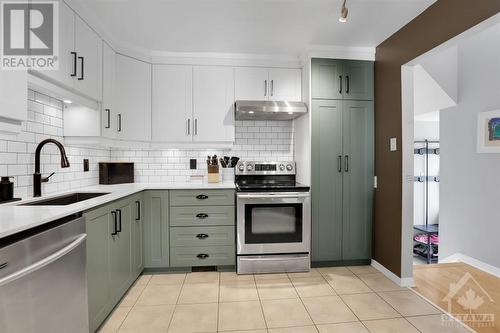 434 Claridge Drive, Ottawa, ON - Indoor Photo Showing Kitchen With Upgraded Kitchen