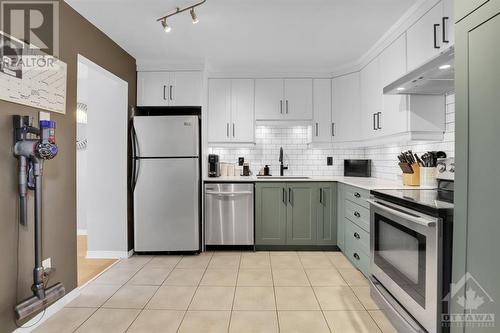 434 Claridge Drive, Ottawa, ON - Indoor Photo Showing Kitchen