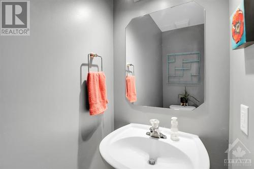 434 Claridge Drive, Ottawa, ON - Indoor Photo Showing Bathroom