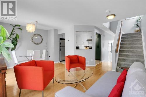 434 Claridge Drive, Ottawa, ON - Indoor Photo Showing Living Room