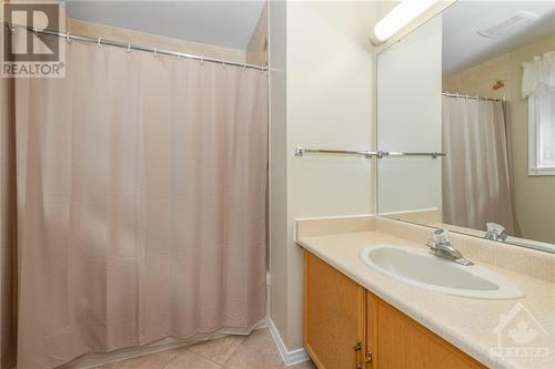 3754 Autumnwood Street, Ottawa, ON - Indoor Photo Showing Bathroom