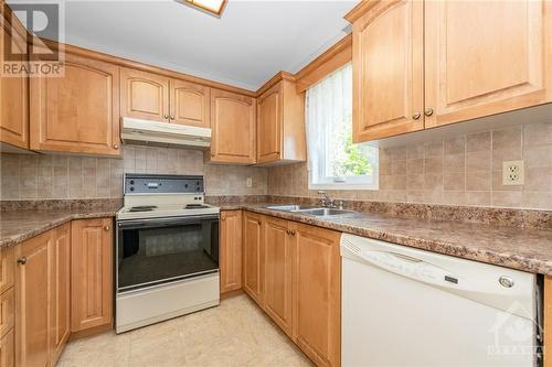 3754 Autumnwood Street, Ottawa, ON - Indoor Photo Showing Kitchen With Double Sink