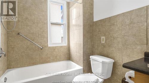 762 Aylmer Avenue E, Windsor, ON - Indoor Photo Showing Bathroom