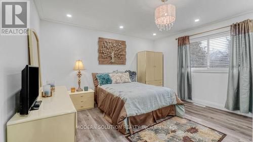 1260 Gore Road, Hamilton, ON - Indoor Photo Showing Bedroom