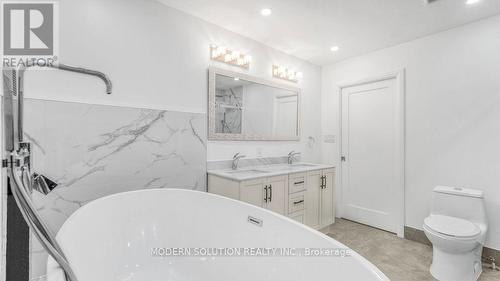 1260 Gore Road, Hamilton, ON - Indoor Photo Showing Bathroom