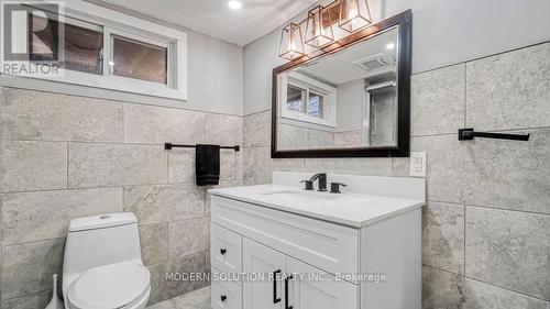 1260 Gore Road, Hamilton, ON - Indoor Photo Showing Bathroom