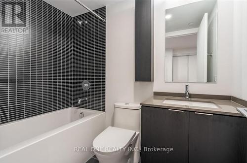 716 - 1 Jarvis Street, Hamilton, ON - Indoor Photo Showing Bathroom