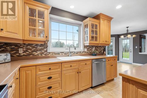279 Lakeshore Road W, Port Colborne, ON - Indoor Photo Showing Kitchen With Double Sink