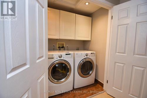 9 Drury Court, Hamilton, ON - Indoor Photo Showing Laundry Room