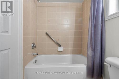 455 Comiskey Crescent, Mississauga, ON - Indoor Photo Showing Bathroom