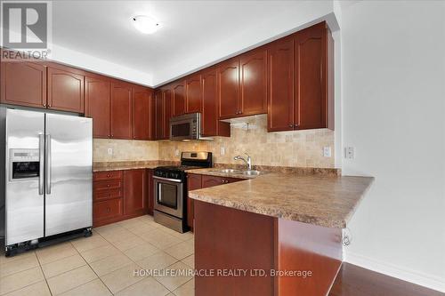 455 Comiskey Crescent, Mississauga, ON - Indoor Photo Showing Kitchen With Double Sink