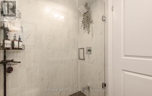 7 - 348 Wheat Boom Drive, Oakville, ON - Indoor Photo Showing Bathroom
