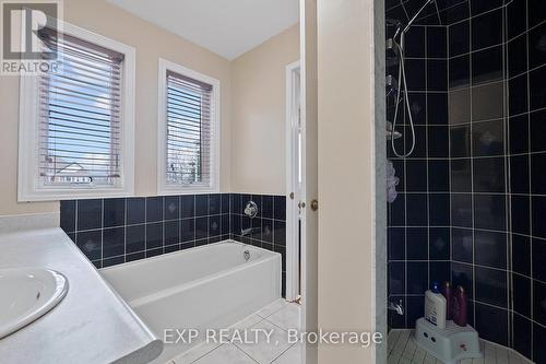 6983 Dunnview Court S, Mississauga, ON - Indoor Photo Showing Bathroom