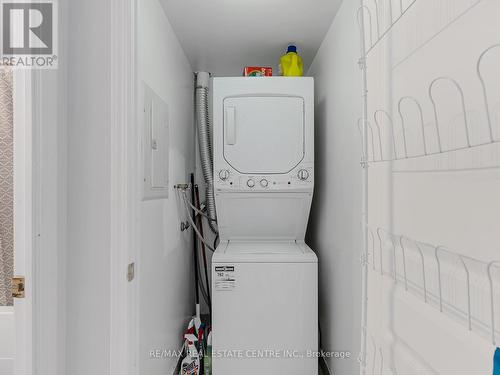907 - 4879 Kimbermount Avenue S, Mississauga, ON - Indoor Photo Showing Laundry Room