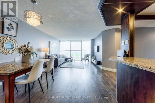 1015 - 35 Trailwood Drive, Mississauga, ON - Indoor Photo Showing Dining Room