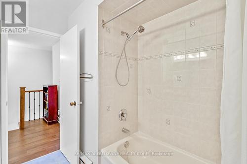 5 - 2651 Aquitaine Avenue, Mississauga, ON - Indoor Photo Showing Bathroom