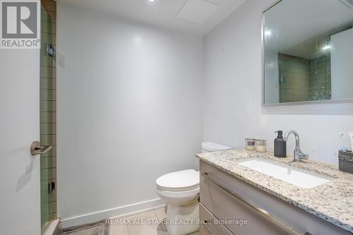 712 - 160 Flemington Road, Toronto, ON - Indoor Photo Showing Bathroom
