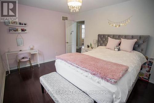 4671 Mcleod Road, Burlington, ON - Indoor Photo Showing Bedroom