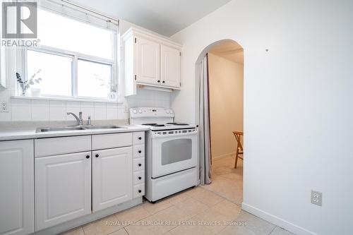 603 - 23 Main Street, Hamilton, ON - Indoor Photo Showing Kitchen With Double Sink