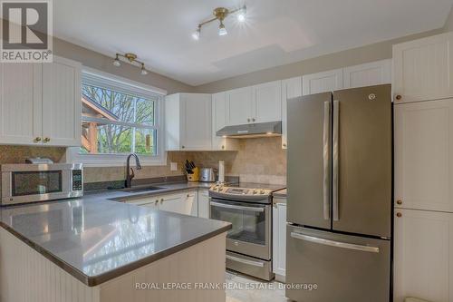 6 Ellard Court, Kawartha Lakes, ON - Indoor Photo Showing Kitchen With Double Sink