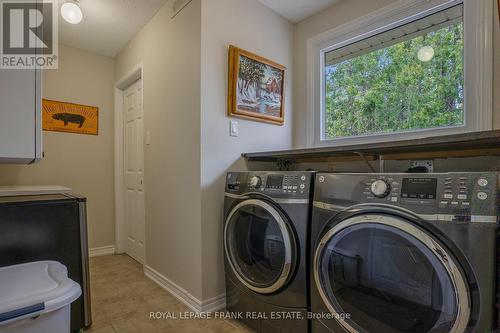 6 Ellard Court, Kawartha Lakes, ON - Indoor Photo Showing Laundry Room