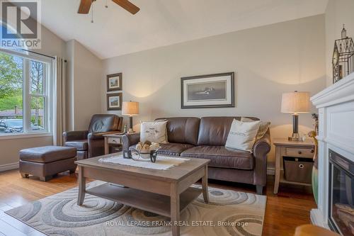 6 Ellard Court, Kawartha Lakes, ON - Indoor Photo Showing Living Room With Fireplace