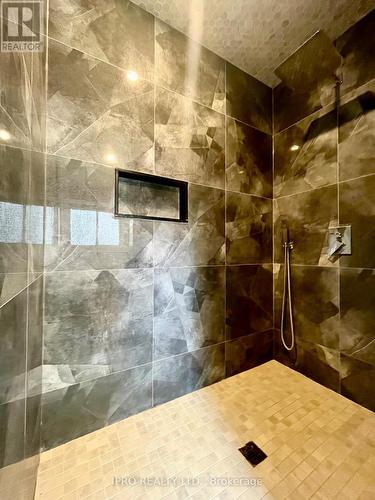 44 Oak Avenue, East Gwillimbury, ON - Indoor Photo Showing Bathroom