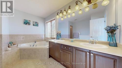 107 Pondmede Crescent, Whitchurch-Stouffville, ON - Indoor Photo Showing Bathroom