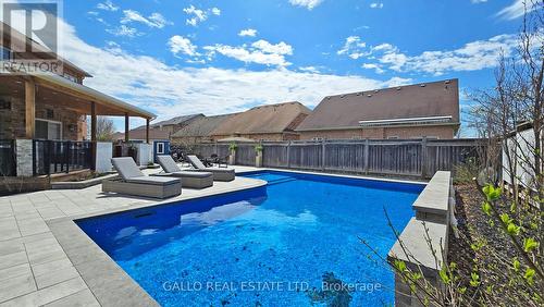 107 Pondmede Crescent, Whitchurch-Stouffville, ON - Outdoor With In Ground Pool
