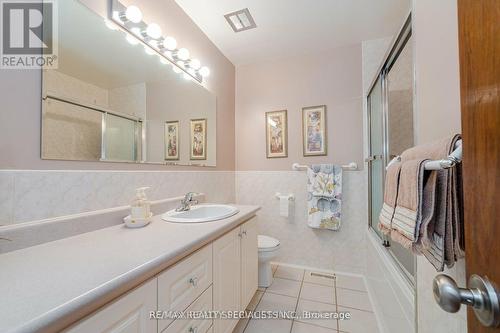 22 Avondale Boulevard, Brampton, ON - Indoor Photo Showing Bathroom