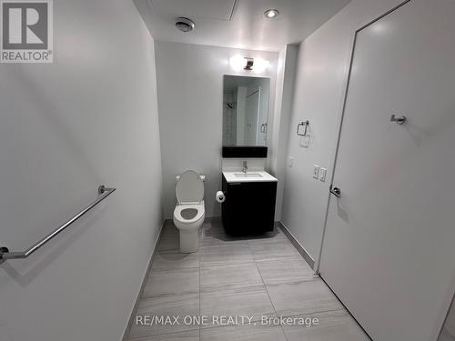 1511 - 898 Portage Parkway, Vaughan, ON - Indoor Photo Showing Bathroom