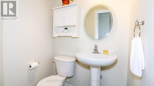 137 Dean Avenue, Barrie, ON - Indoor Photo Showing Bathroom