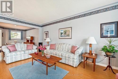 17 Leo Boulevard, Wasaga Beach, ON - Indoor Photo Showing Living Room